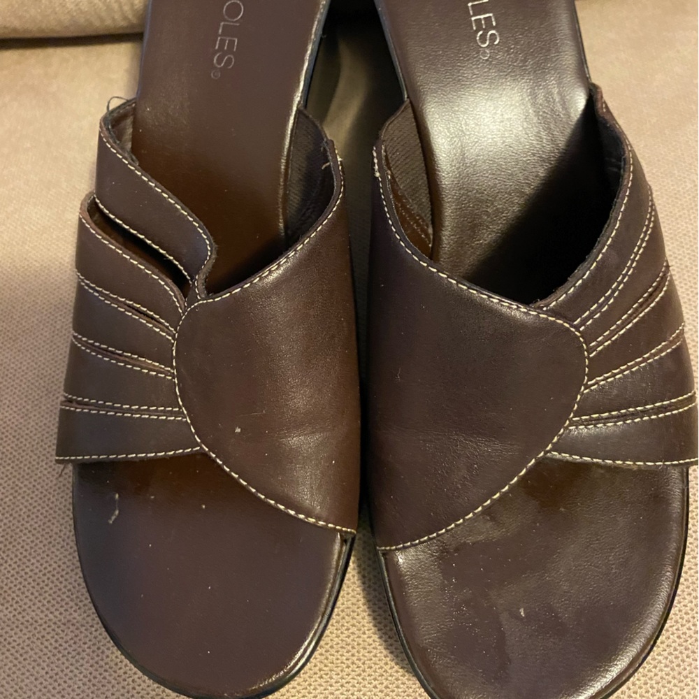 Women brown wedges sz 10M Aerosoles